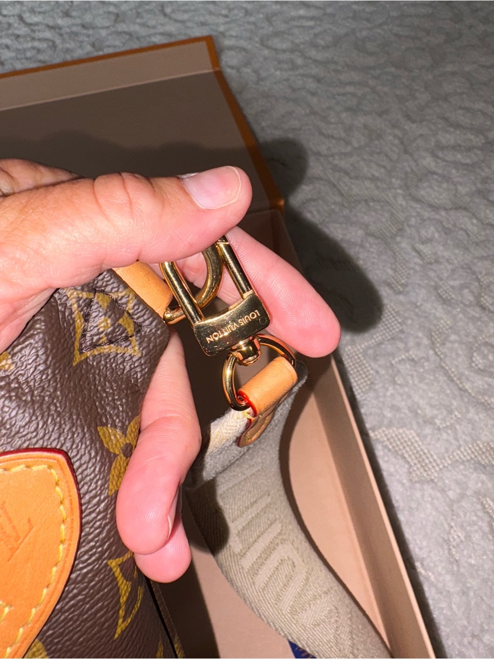Louis Vuitton Monogram Canvas high rise Belt bum Bag in Brown and Tan monogram - Picture 6 of 9